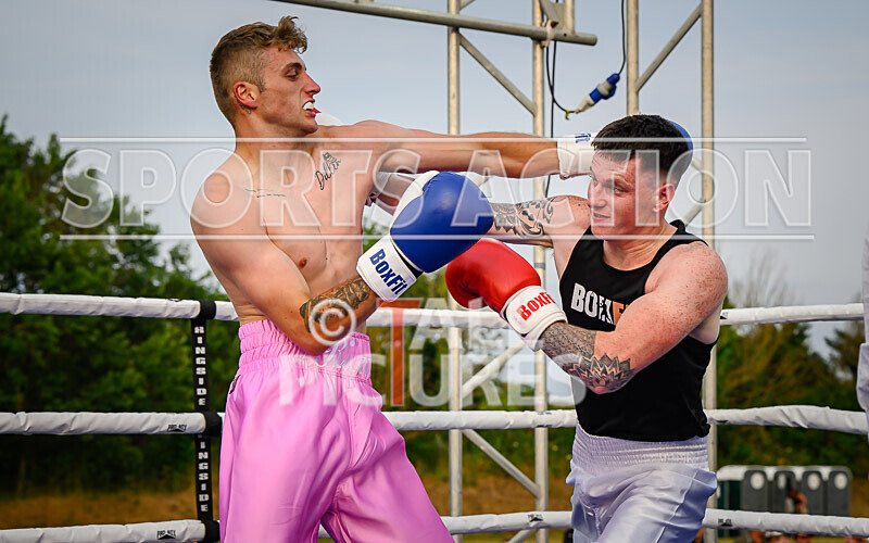 BOUT 11 - Raging Bull Jay Rive v Reece the Bomber Blondel-16 - BOUT 11 - 'Raging Bull' Jay Rive v Reece 'the Bomber' Blondel
