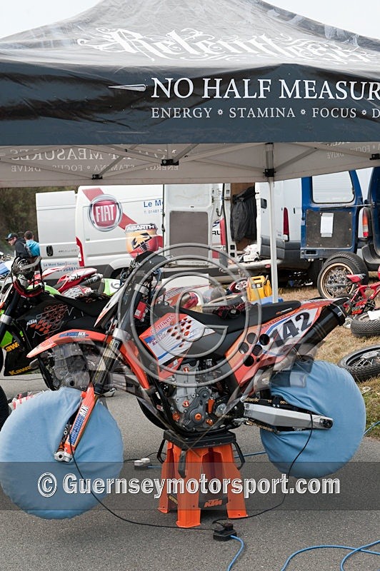 Ald Hill Scene-9 - ALDERNEY HILL CLIMB 2009