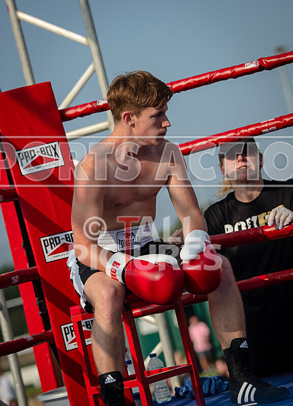BOUT 7 - Brandon -Bravehart- Ashplant v Martin -the not so Ranging Bul - BOUT 7 - Brandon 'Bravehart' Ashplant v Martin 'the not so Ranging Bull' Le Prevost
