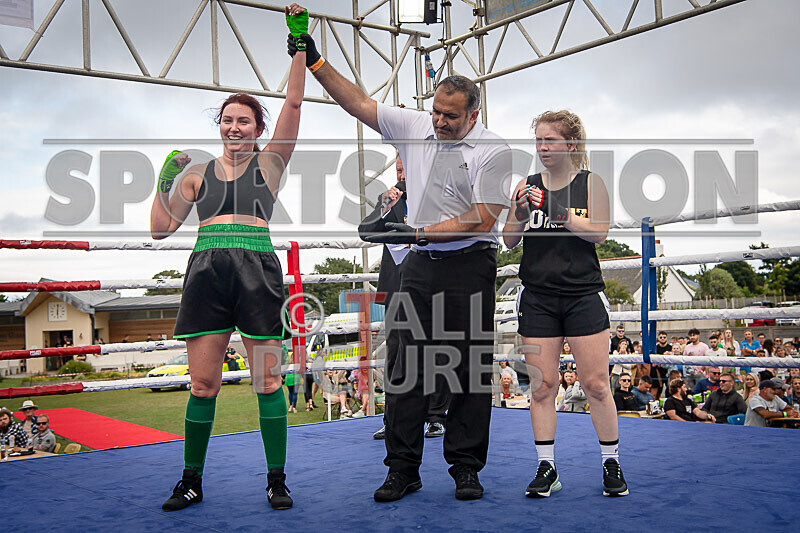 BOUT 9- Lauren Thunder Damage Hallett v Dee the Machine Marsden-45 - BOUT 9- Lauren 'Thunder Damage' Hallett v Dee 'the Machine' Marsden