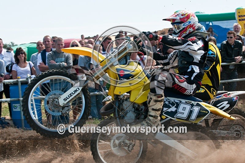 Hogwash_09-22 - HOGWASH 2009 - SCENE