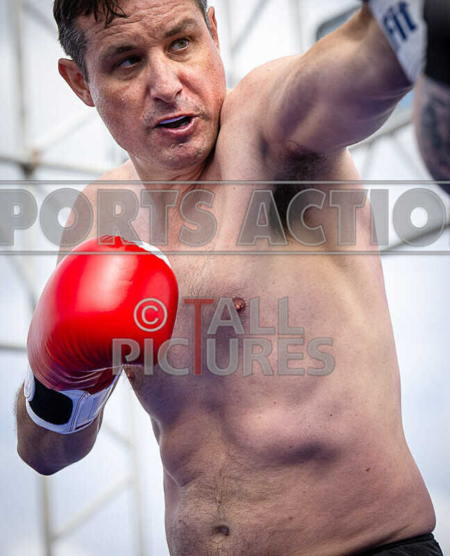 BOUT 4- Rollo 9 and a Half Digits v Tony Foxey Fox-12 - BOUT 4- Rollo '9 and a Half Digits' v Tony 'Foxey' Fox