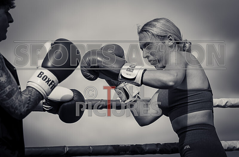 BOUT 5- Leonie Chardonnay Pike v Ellie Rocky Robinson-8 - BOUT 5- Leonie 'Chardonnay' Pike v Ellie 'Rocky' Robinson