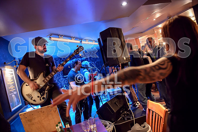 Thee Jenerators-320 - THEE JENERATORS