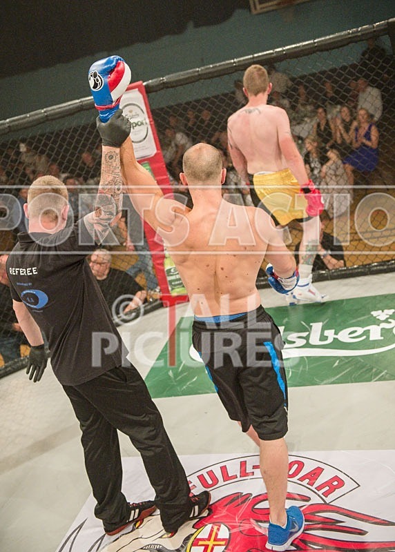 Lock-in Guernsey_2013_Bout-4-12 - BOUT-4