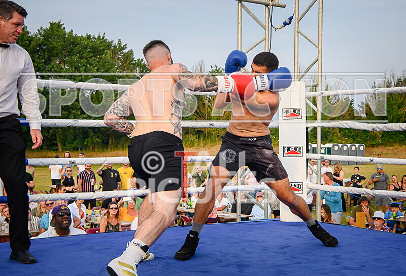 BOUT 12 - Dom Boyce v Koen Kraken Le Prevost-43 - BOUT 12 - Dom Boyce v Koen 'Kraken' Le Prevost
