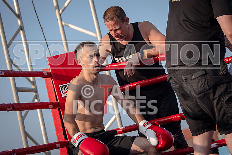 BOUT 10 - Myles -Dangerous- Duquemin v Jordan -the Rookie- Redwood-16 - BOUT 10 - Myles 'Dangerous' Duquemin v Jordan 'the Rookie' Redwood
