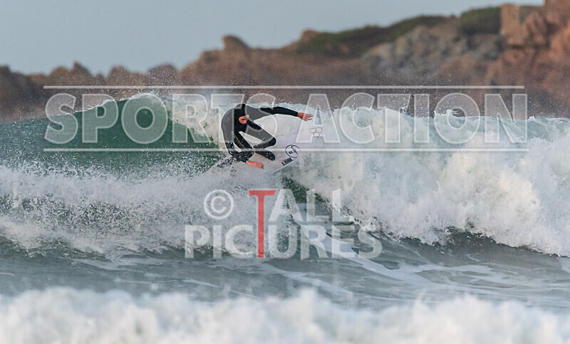 Surfing_New Years Eve 2021-145 - NEW YEARS EVE SURFING 2021