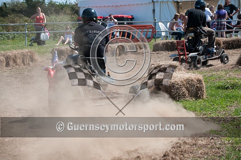 Hogwash_09-13 - HOGWASH 2009 - SCENE