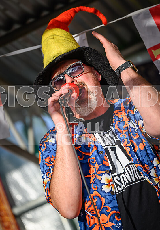 The Bensons-34 - THE BENSONS