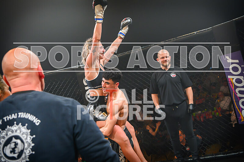 BOUT- 9 - Laura Douglas v Georgia Blumsom-89 - BOUT 9 - Laura Douglas v Georgia Blumsom