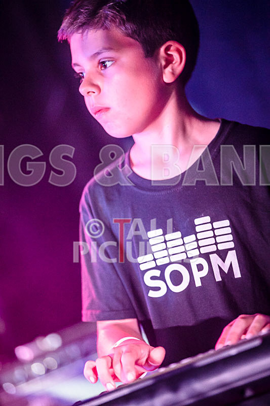 The Goo Fighters-16 - THE GOO FIGHTERS