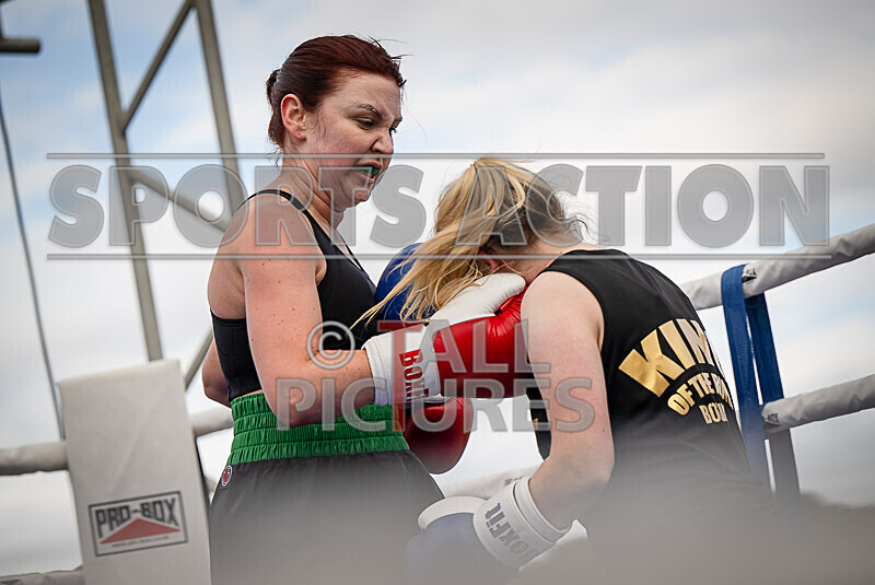 BOUT 9- Lauren Thunder Damage Hallett v Dee the Machine Marsden-23 - BOUT 9- Lauren 'Thunder Damage' Hallett v Dee 'the Machine' Marsden