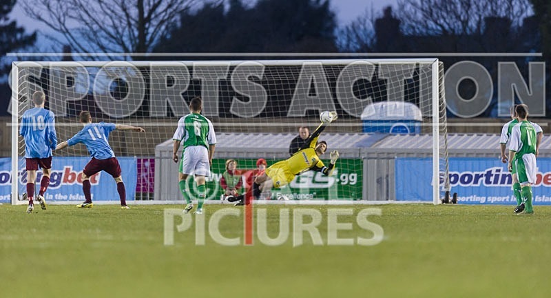 Guernsey FC v Horley Town-21 - GUERNSEY FC v HORLEY TOWN
