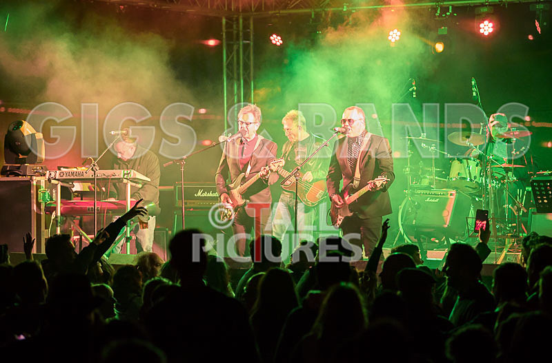 The Devotees-1 - THE DEVOTEES