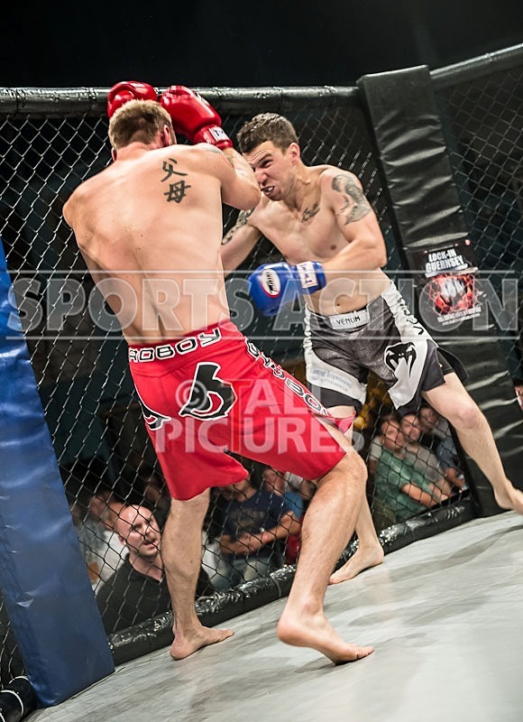 Cage Fighting_2012_Bout 3-8 - BOUT-3