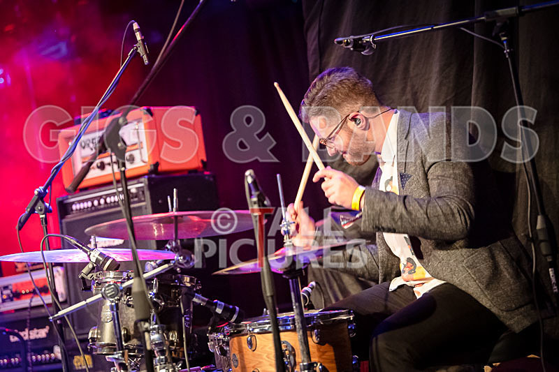 The Robert J Hunter Band-318 - THE ROBERT J HUNTER BAND