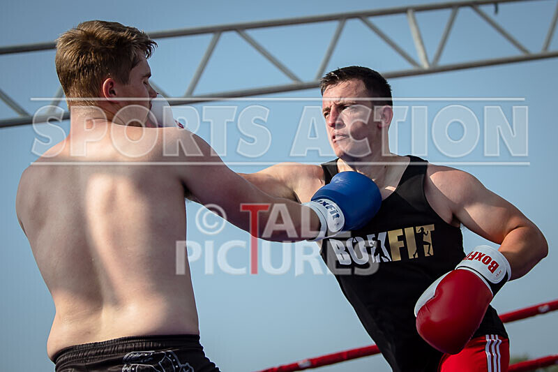 BOUT 1 - Ivan -El Terrible- v Elliot Cocket-30 - BOUT 1 - Ivan 'El Terrible' Donaldson v Elliot Cocket