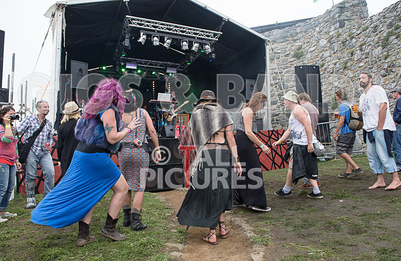 The Devil and the Deep-16 - THE DEVIL AND THE DEEP