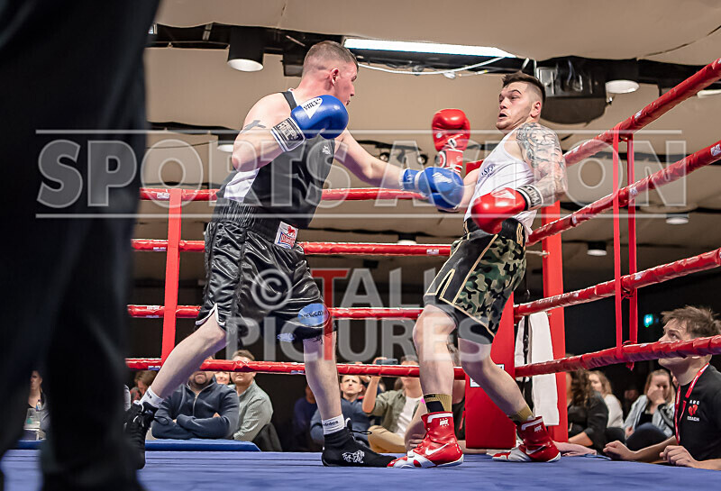 BOUT 10 - Casey De La Mare v Jamie Way-29 - BOUT 10 - Casey De La Mare v Jamie Way