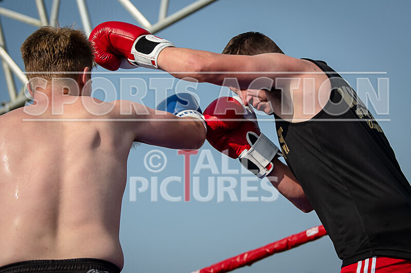 BOUT 1 - Ivan -El Terrible- v Elliot Cocket-18 - BOUT 1 - Ivan 'El Terrible' Donaldson v Elliot Cocket