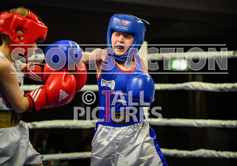 BOUT- 2 - Leon Watson v Callum Cain-46 - BOUT 2 - Leon Watson v Callum Cain