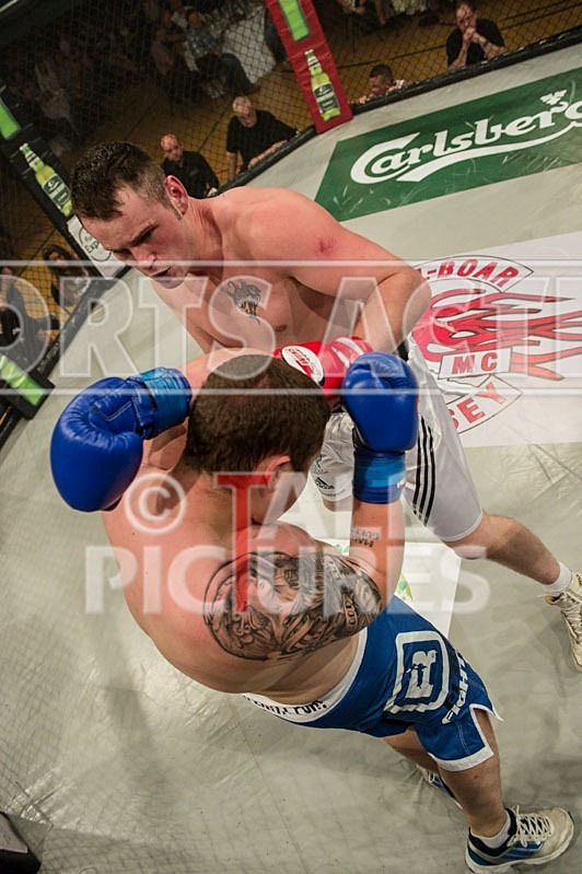 Lock-in Guernsey_2013_Bout-2-23 - BOUT-2