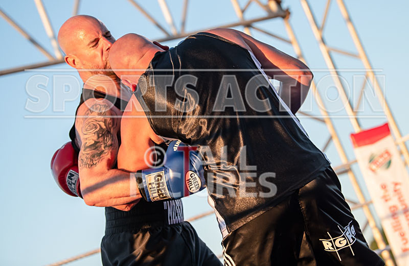 BOUT-12- Mad Charlie Moss v Tim Timbo Slice Luscombe-21 - BOUT-12 'Mad' Charlie Moss v Tim 'Timbo Slice' Luscombe