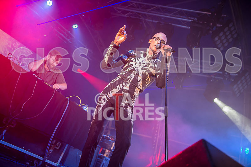 The Correspondents-60 - THE CORRESPONDENTS