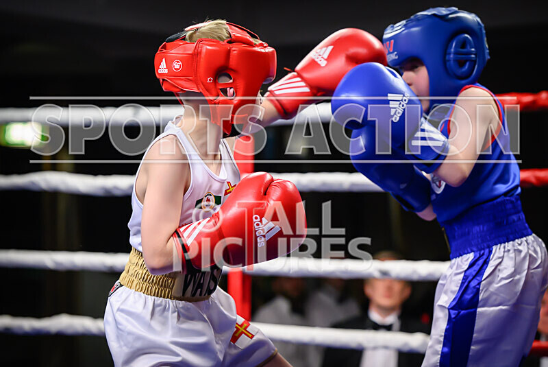 BOUT- 2 - Leon Watson v Callum Cain-24 - BOUT 2 - Leon Watson v Callum Cain