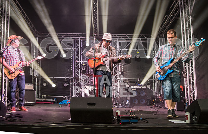 J-C  The Looney Tunes Band-11 - J-C & THE LOONEY TUNES BAND