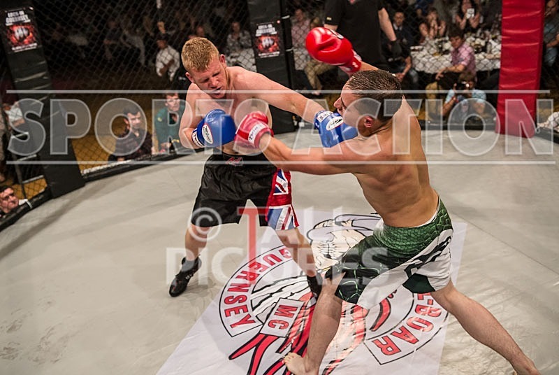 Cage Fighting_2012_Bout 2-31 - BOUT-2