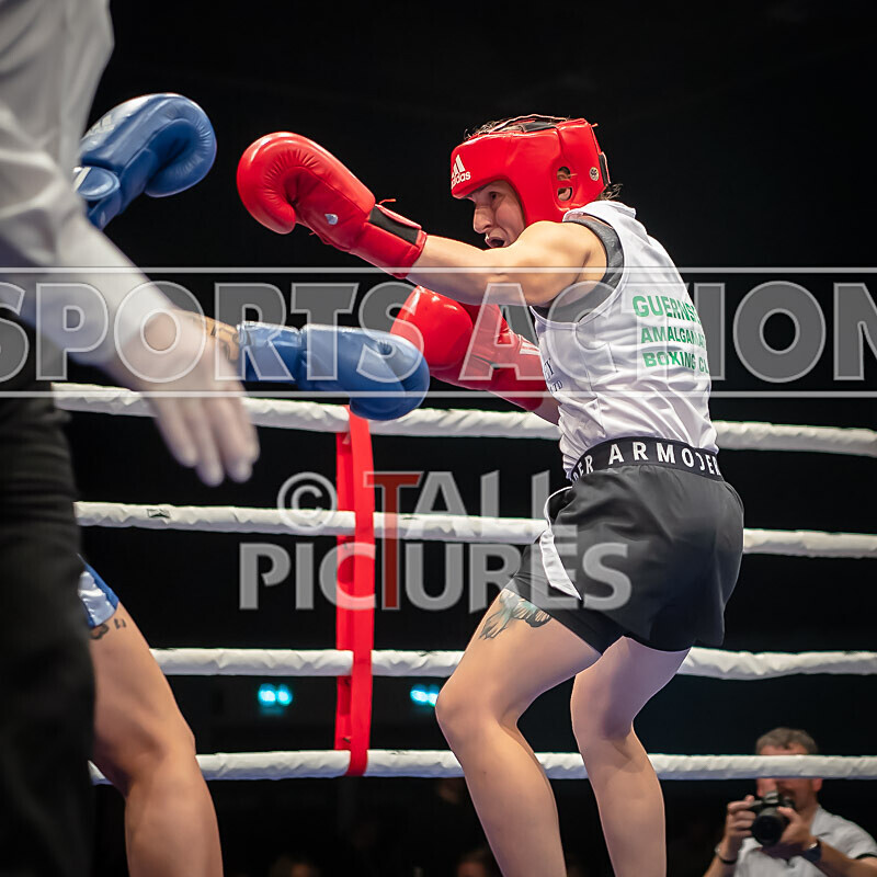 BOUT 6- Emma Martin v Stephanie Adlington-19 - BOUT 6: Emma Martin v Stephanie Adlington