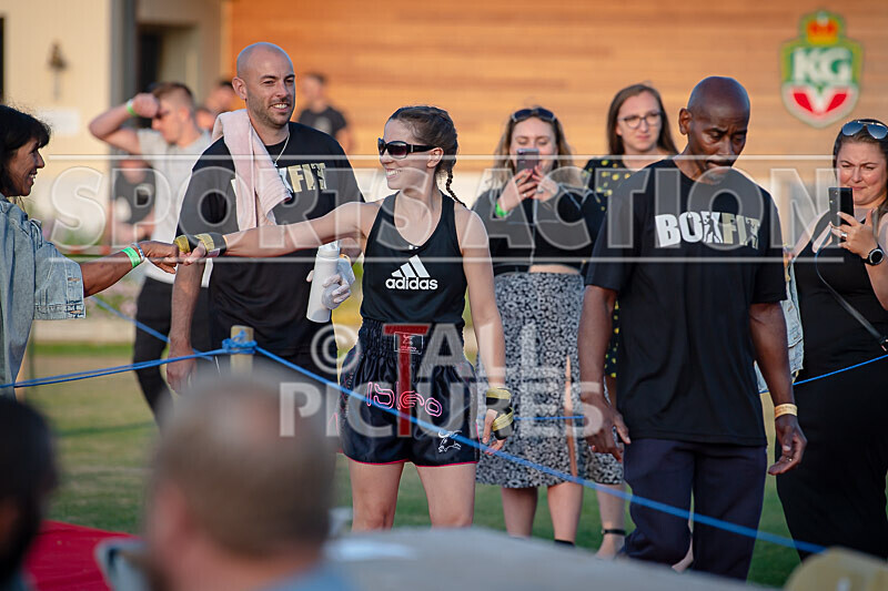 BOUT 13 - Jo -the Hammer- Wheatley v Fran -the Force- Field-4 - BOUT 13 - Jo 'the Hammer' Wheatley v Fran 'the Force' Field