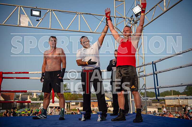 BOUT 11 - Rolo -9 and a Half Digits De Saumarez v Darren -the Executio - BOUT 11 - Rollo '9 and a Half Digits' De Saumarez v Darren 'the Executioner' Etasse