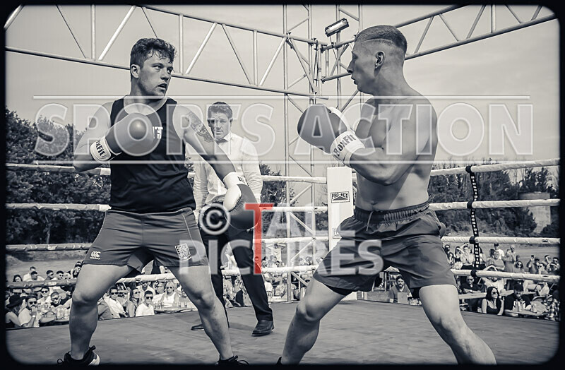 BOUT 4 - Sam Kamikazae Kissack v Charlie White-35 - BOUT 4 - Sam 'Kamikazae' Kissack v Charlie White