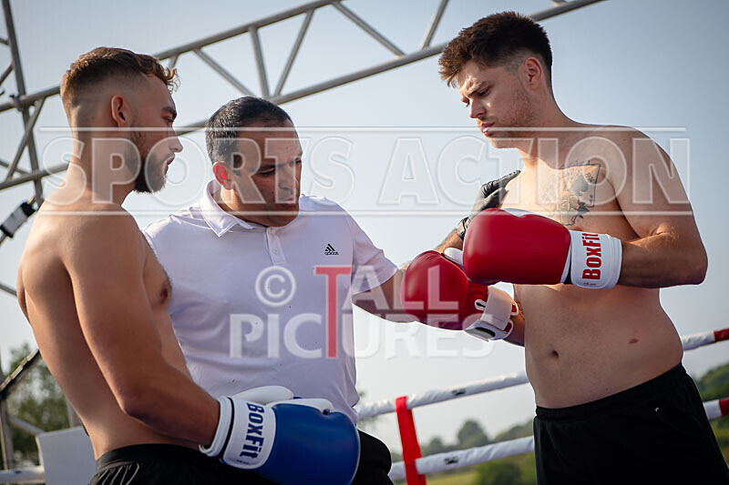 BOUT 3 - Josh -All the Way- Gray v Ed -No Fear- Sebire-5 - BOUT 3 - Josh 'All the Way' Gray v Ed 'No Fear' Sebire