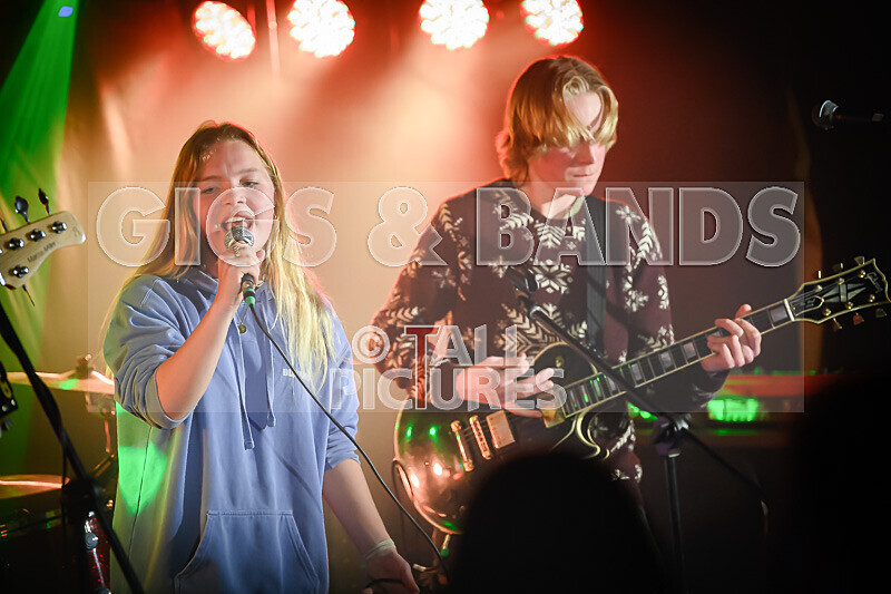 Motionless-21 - MOTIONLESS