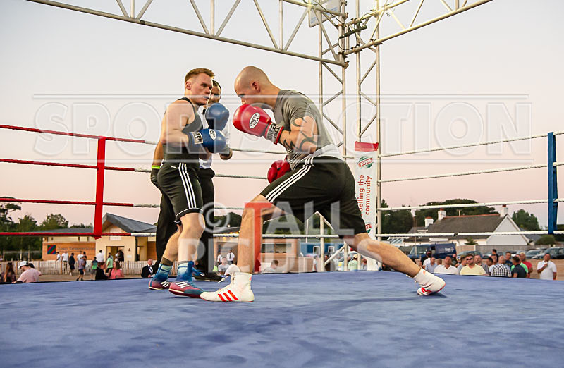 BOUT-15- Greg The Machine Gun Mackenzie v Jaques Big Dogg Colley-25 - BOUT-15: Greg 'The Machine Gun' Mackenzie v Jaques 'Big Dogg' Colley