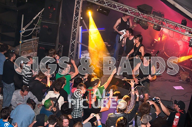 Brutus Stonefist-44 - VALE EARTH FAIR 2009