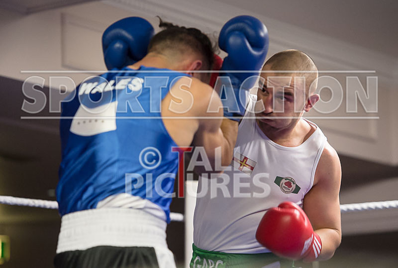 Bout 7 - Tomasz Kot v Gavin Morris-3 - DINNER BOXING_20-11-2015 - THE PRESS EDIT