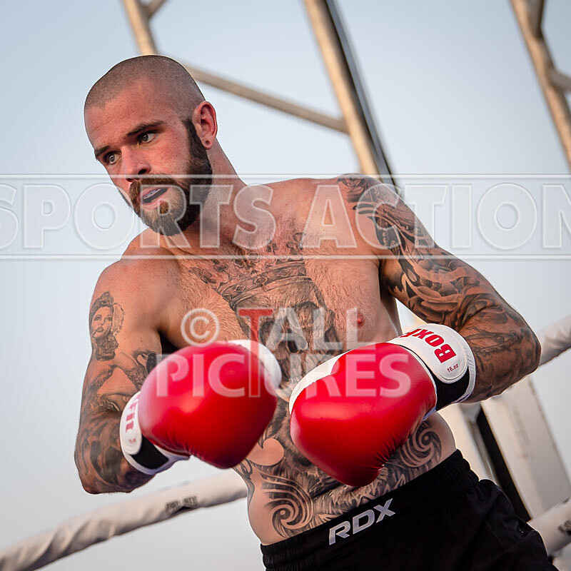 BOUT 14 - Koen -Kraken- Le Prevost v Lewis Bourgaize-8 - BOUT 14 - Koen 'Kraken' Le Prevost v Lewis Bourgaize