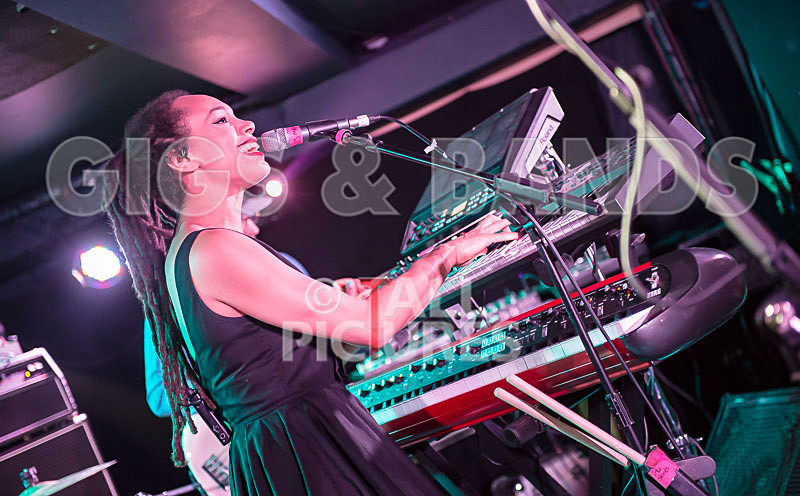 The Skints-18 - THE SKINTS