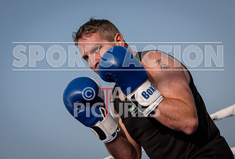 BOUT 8 - Roland -the Doc- Archer v -Dangerous- Trevor Morris-32 - BOUT 8 - Roland 'the Doc' Archer v 'Dangerous' Trevor Morris