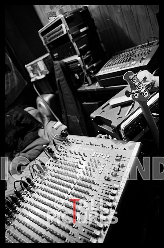 Teaspoonriverneck Studio Session-65_BW - TEASPOONRIVERNECK