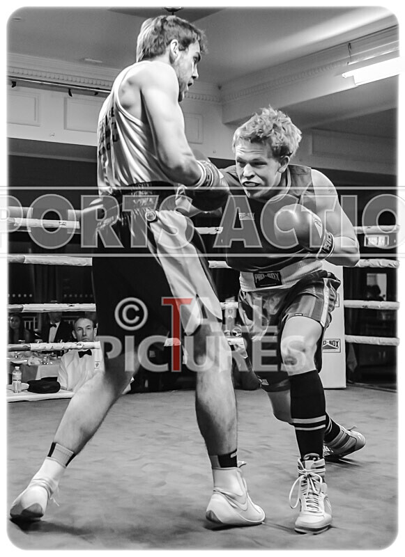 BOUT 5- Martin Kublickis v Robbie Chipcase-14 - BOUT 5 - Martin Kublickis v Robbie Chipcase