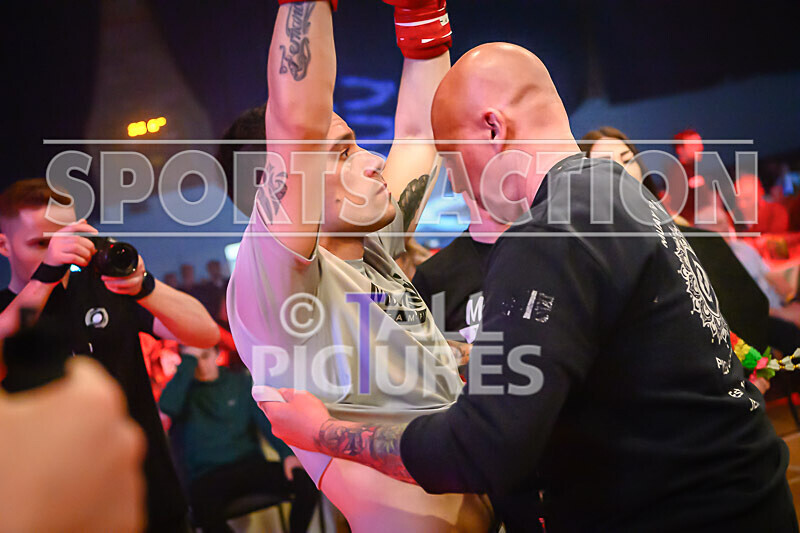 BOUT- 14 - Josh Ozanne v Pedro Fernandez-4 - BOUT 14 - Josh Ozanne v Pedro Fernandez