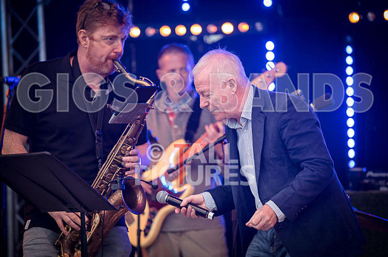 The Little Big Band-32 - THE LITTLE BIG BAND