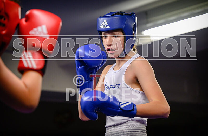 BOUT- 3_Louie Quertier v Archie Kirk-16 - BOUT 3_Louie Quertier v Archie Kirk