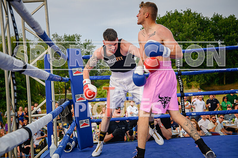 BOUT 11 - Raging Bull Jay Rive v Reece the Bomber Blondel-20 - BOUT 11 - 'Raging Bull' Jay Rive v Reece 'the Bomber' Blondel